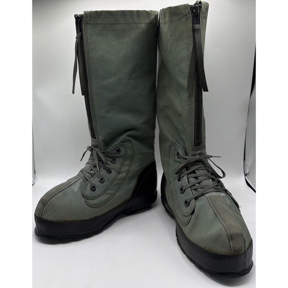 Vintage US Military N-1B MUKLUK Boots Sz. Medium Extreme Cold Weather w/Liners. main image 4